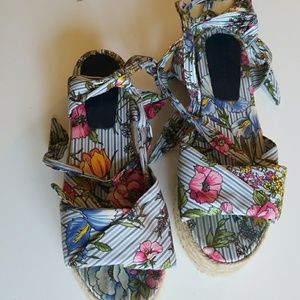 Floral Zara platform sandals